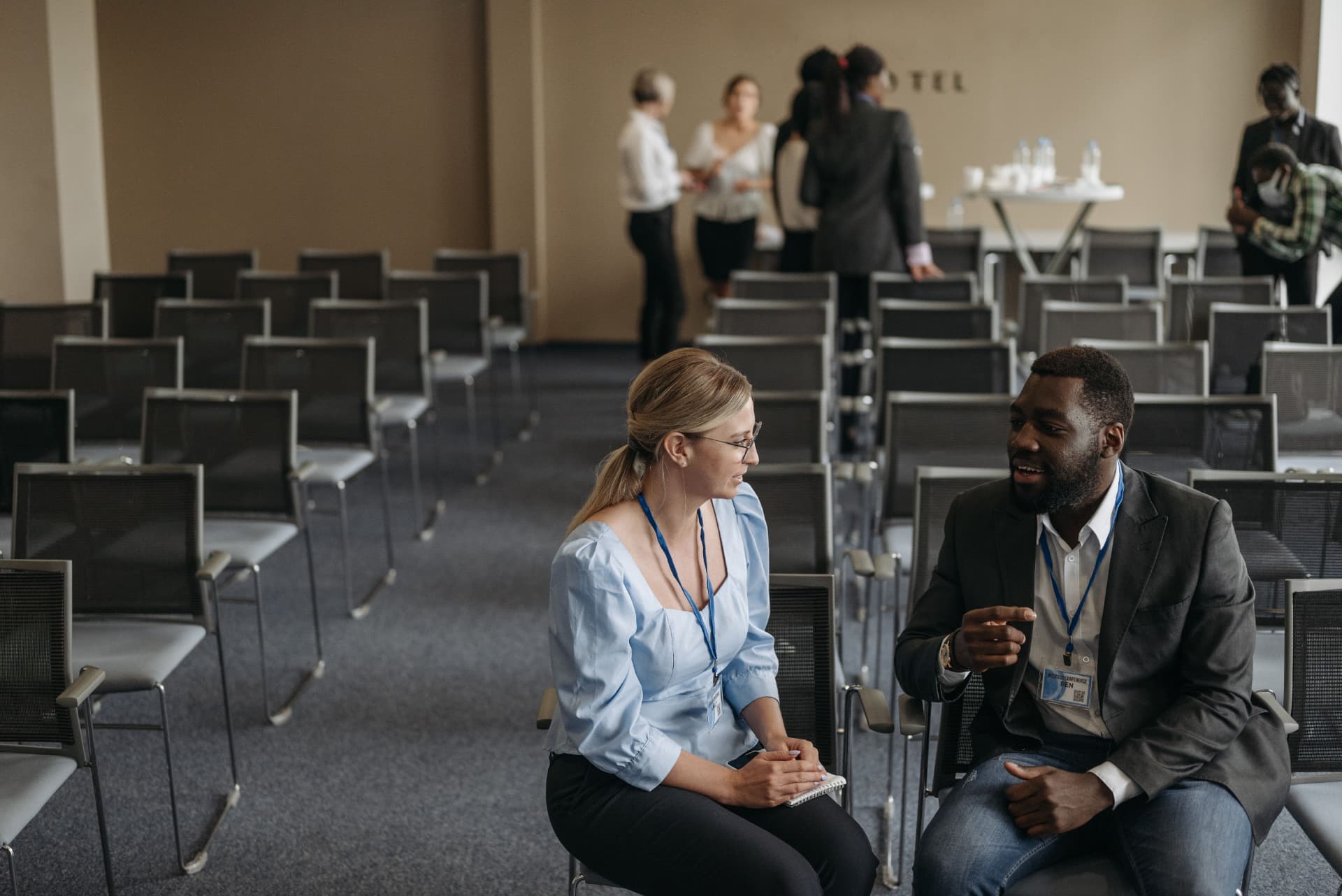 Attendees connecting between conference sessions